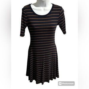 Old Navy stripped quarter sleeve dress